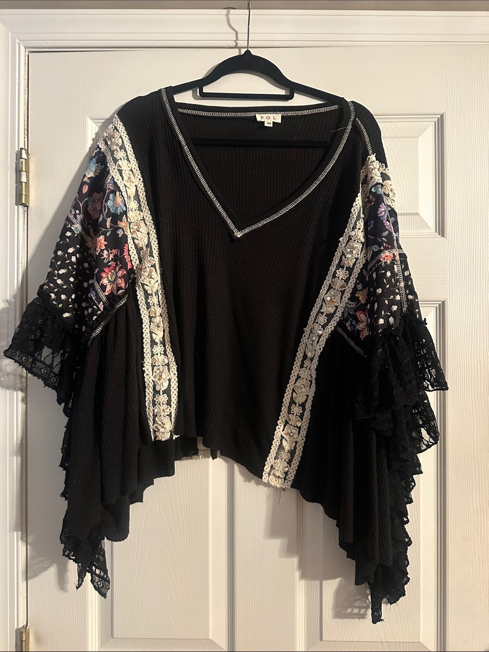 POL Black Floral Lace-Trimmed V-Neck Poncho Top